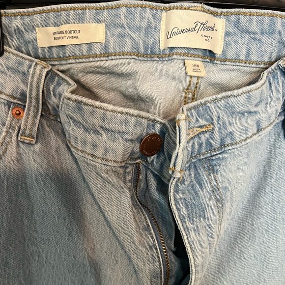Universal Threads Jeans - Picture 4 of 7